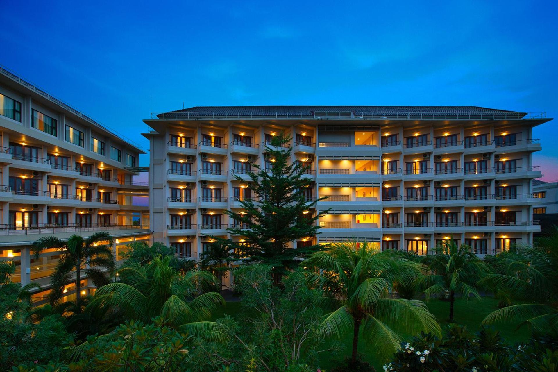 Lombok Raya Hotel Mataram Exterior photo